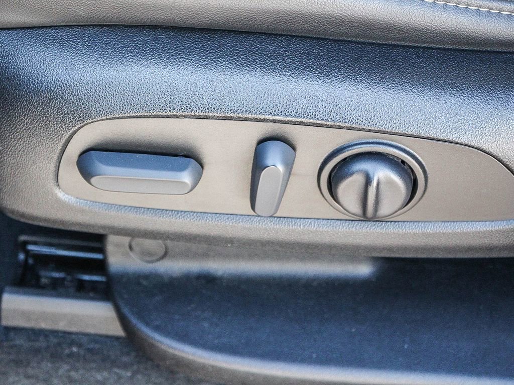 Used 2023 Chevrolet Traverse Premier w/ Redline Edition image 22