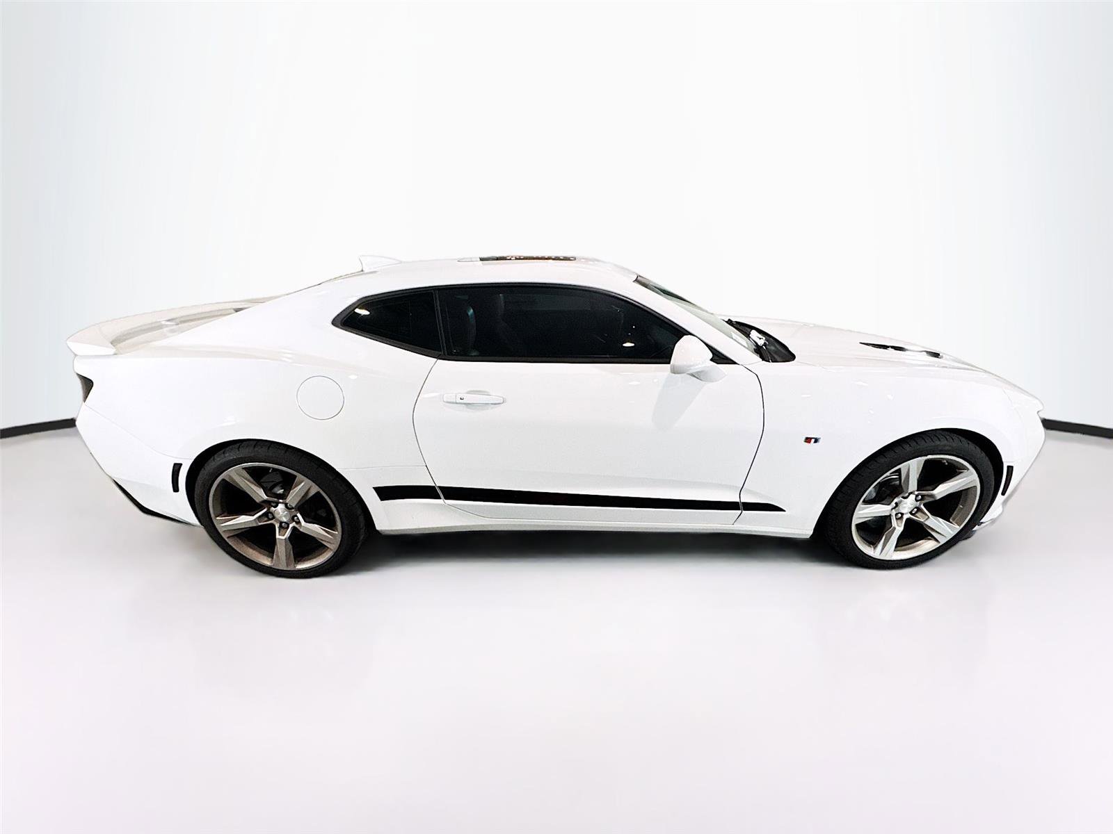 Used 2018 Chevrolet Camaro SS image 6