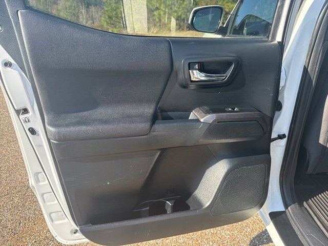 Used 2017 Toyota Tacoma TRD Sport w/ Tow Package image 10