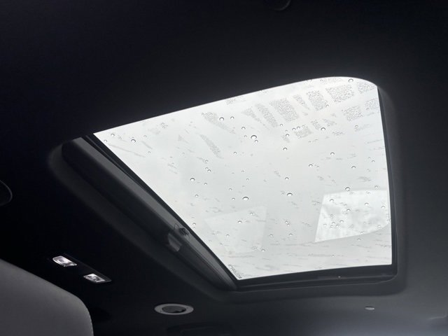 Used 2023 Chevrolet Traverse LT w/ LT Premium Package image 16