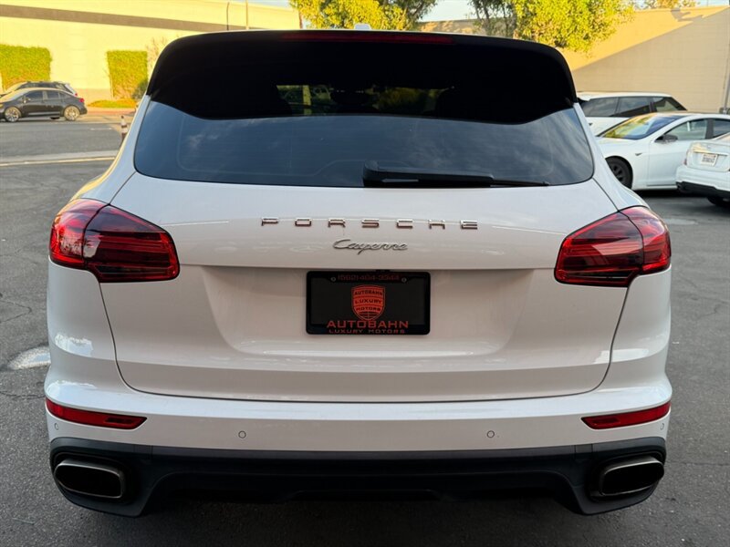 Used 2018 Porsche Cayenne Platinum Edition AWD/4WD image 14