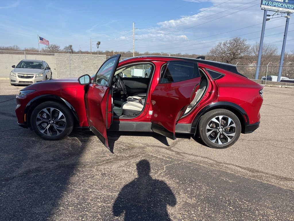 Used 2023 Ford Mustang Mach-E Premium image 4