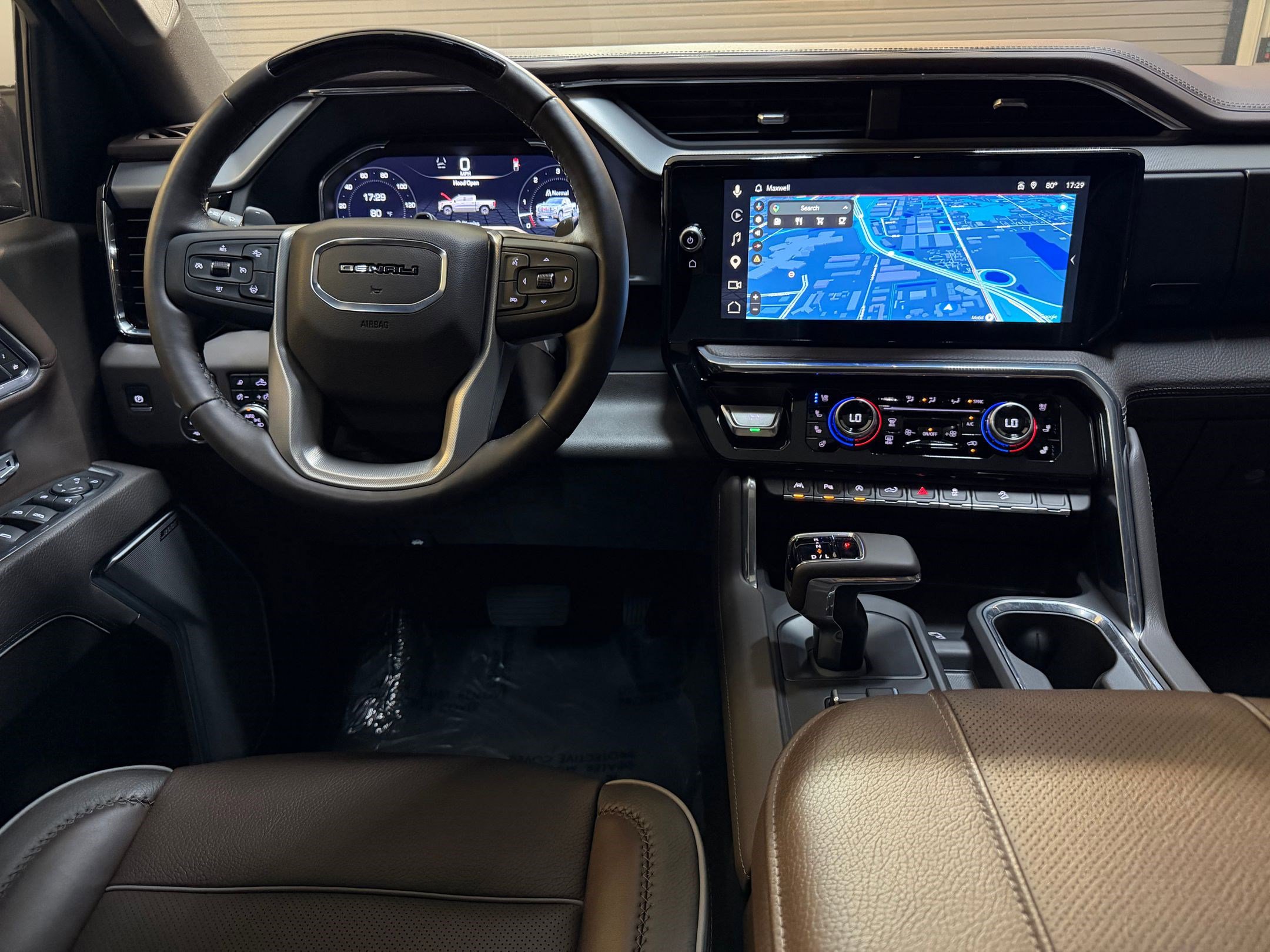 Used 2025 GMC Sierra 1500 Denali AWD/4WD image 4