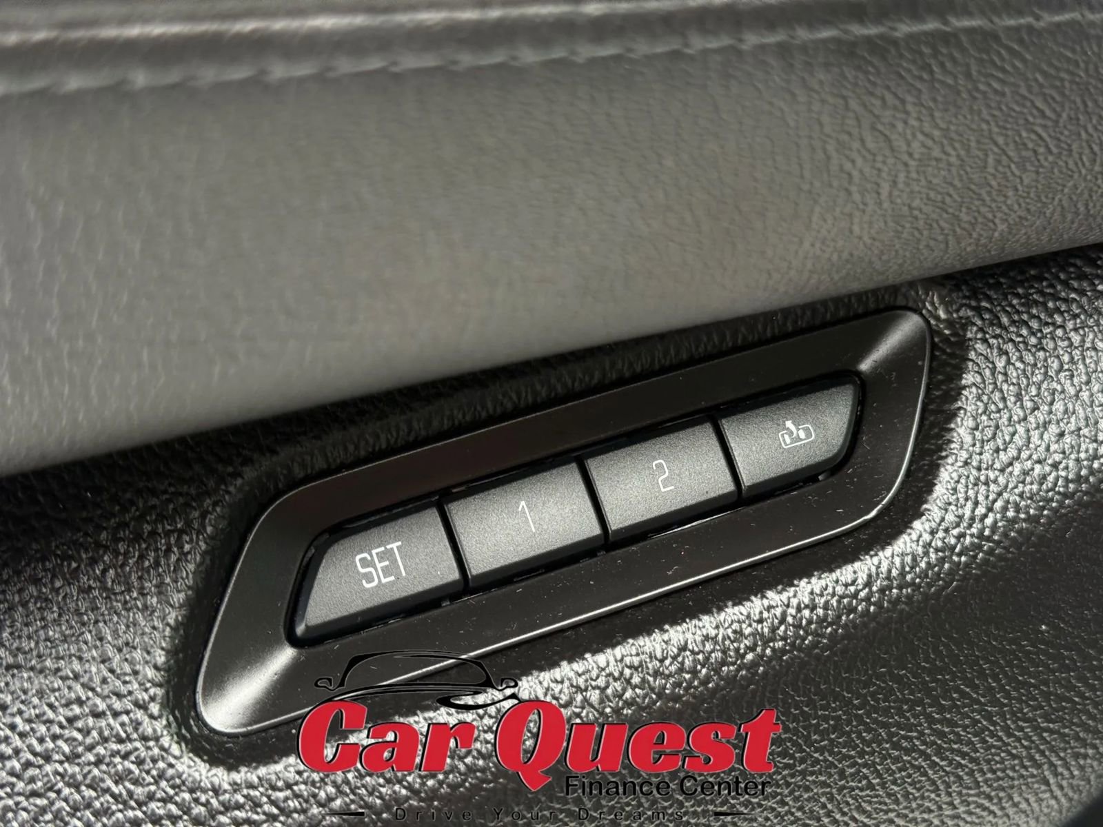 Used 2016 Cadillac Escalade Luxury image 30