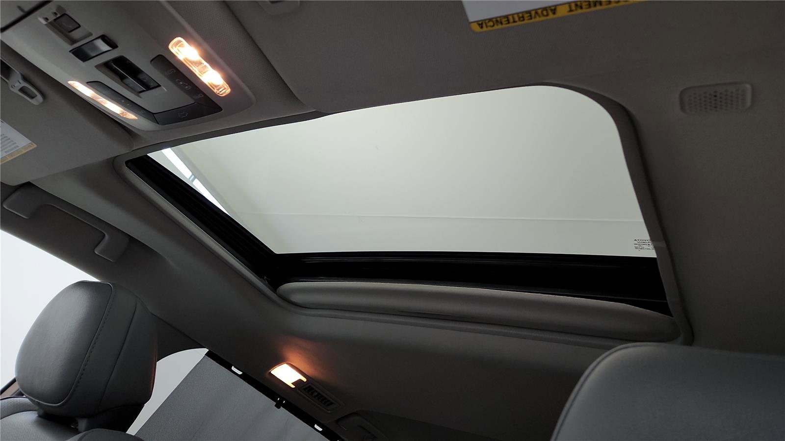 Certified 2024 Toyota Sienna XLE image 27