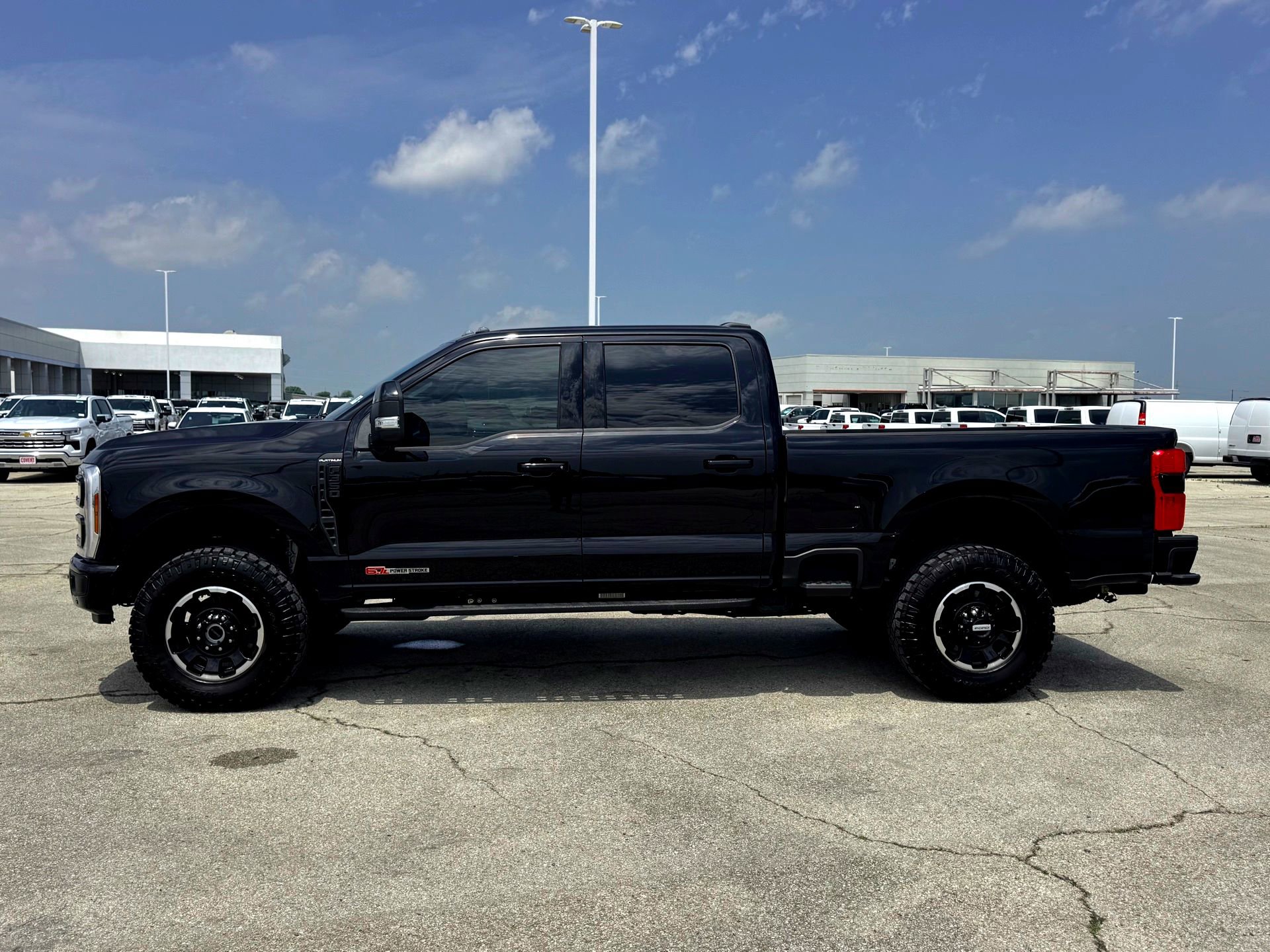 Used 2026 Ford F350 Platinum w/ Tremor Off-Road Package AWD/4WD image 10