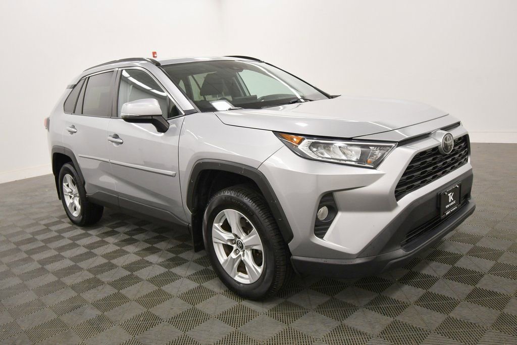 Used 2019 Toyota RAV4 XLE image 10
