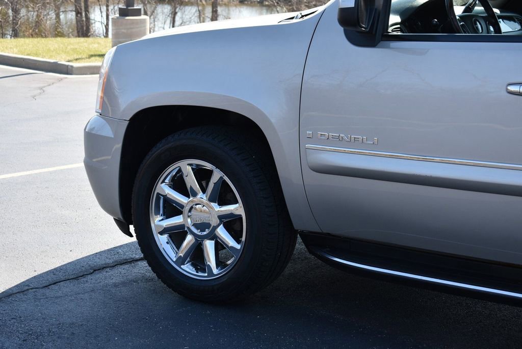 Used 2008 GMC Yukon Denali image 9