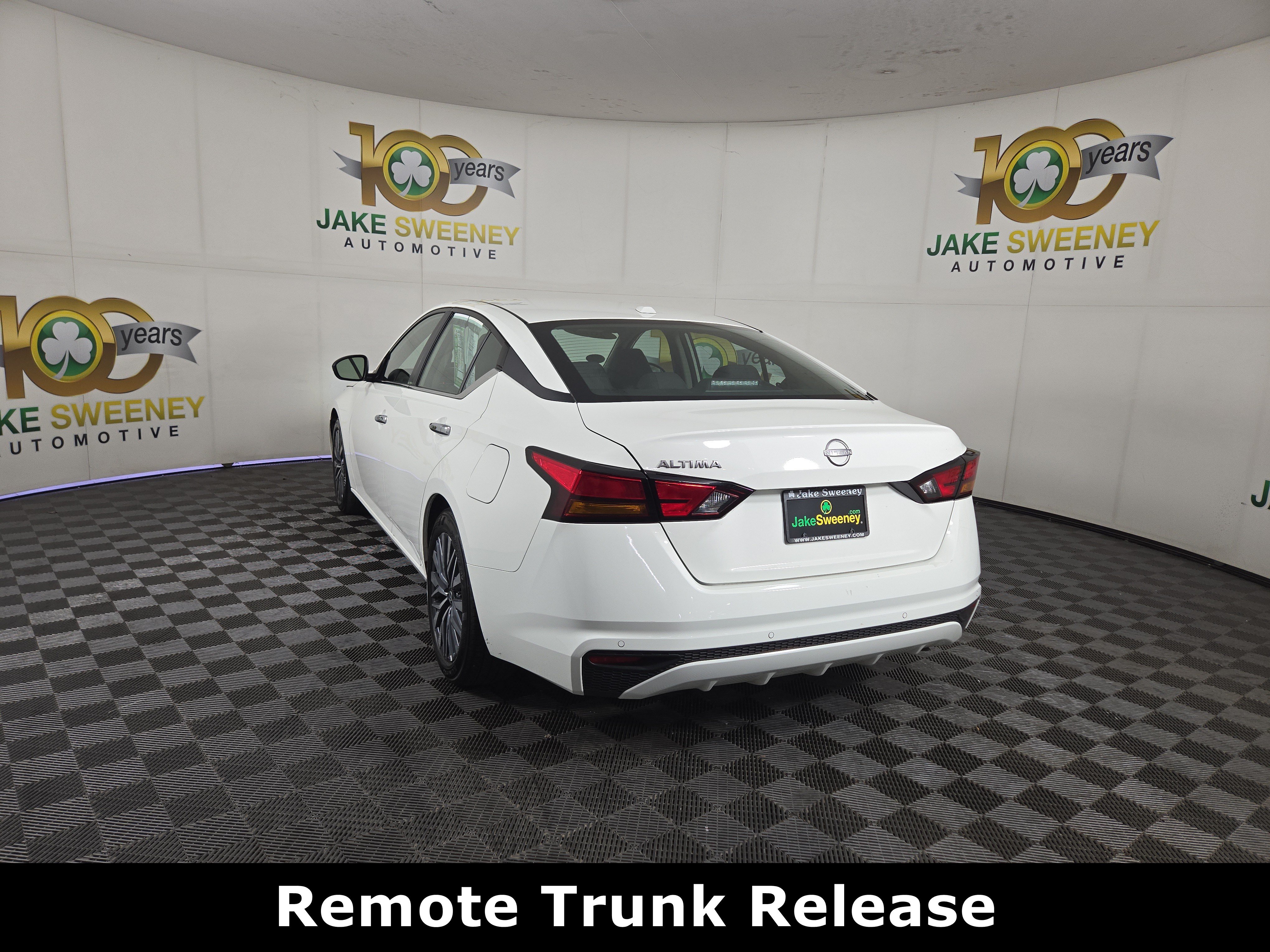 Used 2025 Nissan Altima 2.5 SV FWD image 6
