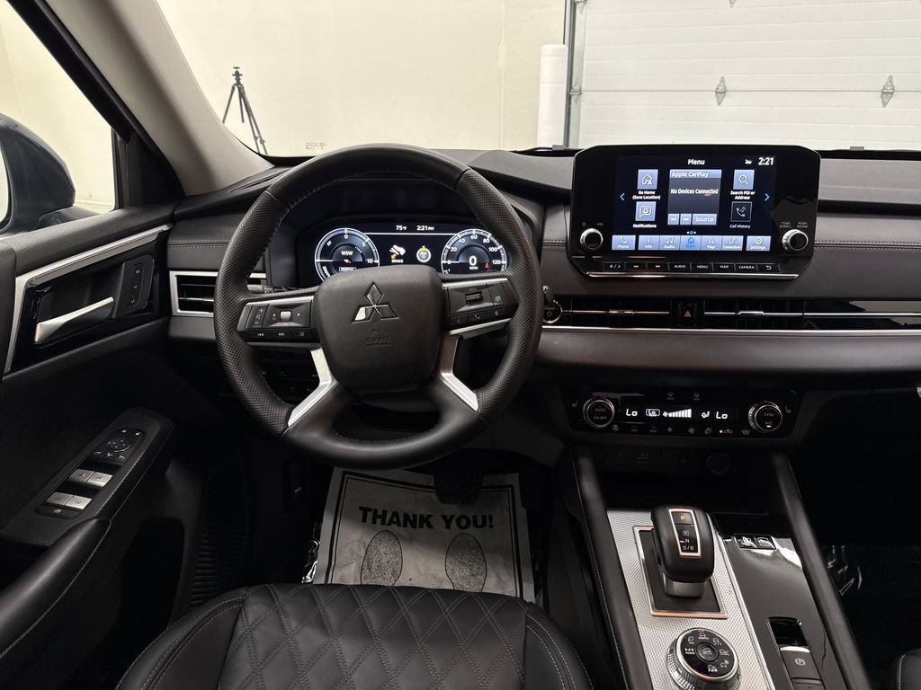 Used 2025 Mitsubishi Outlander 4WD Plug-In Hybrid image 14
