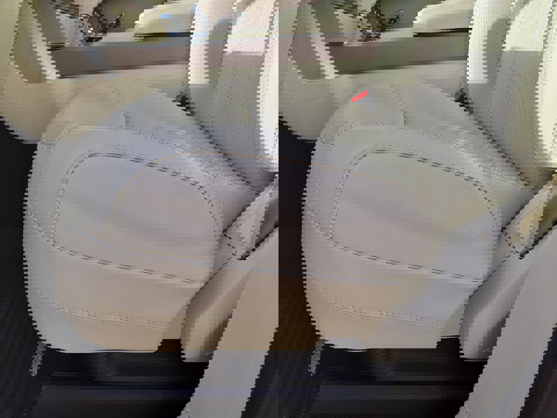 Used 2024 Land Rover Range Rover SE AWD/4WD image 17