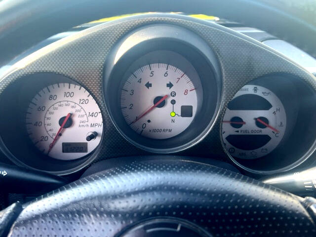 Used 2003 Toyota MR2 image 13