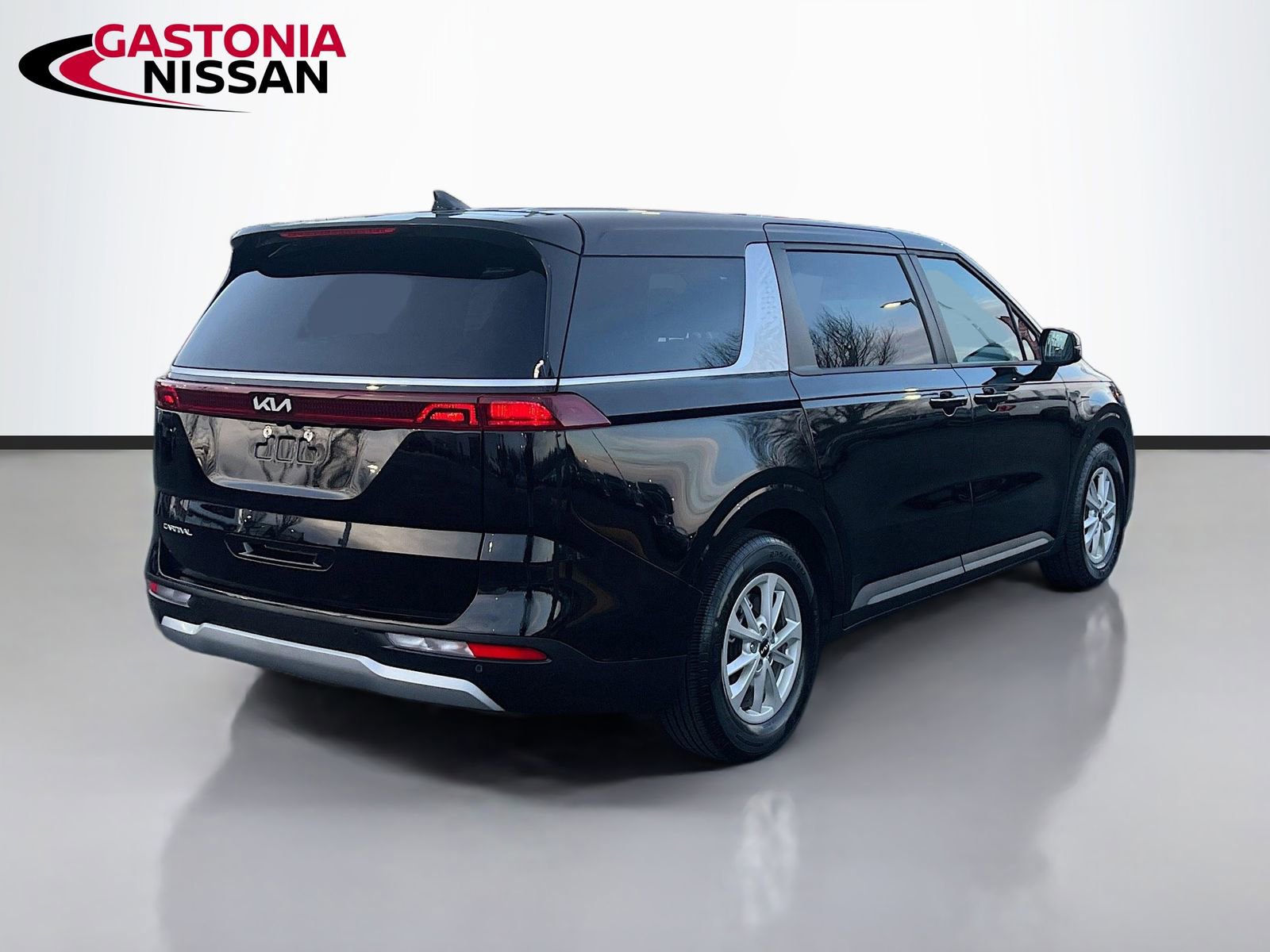 Used 2024 Kia Carnival LX image 9