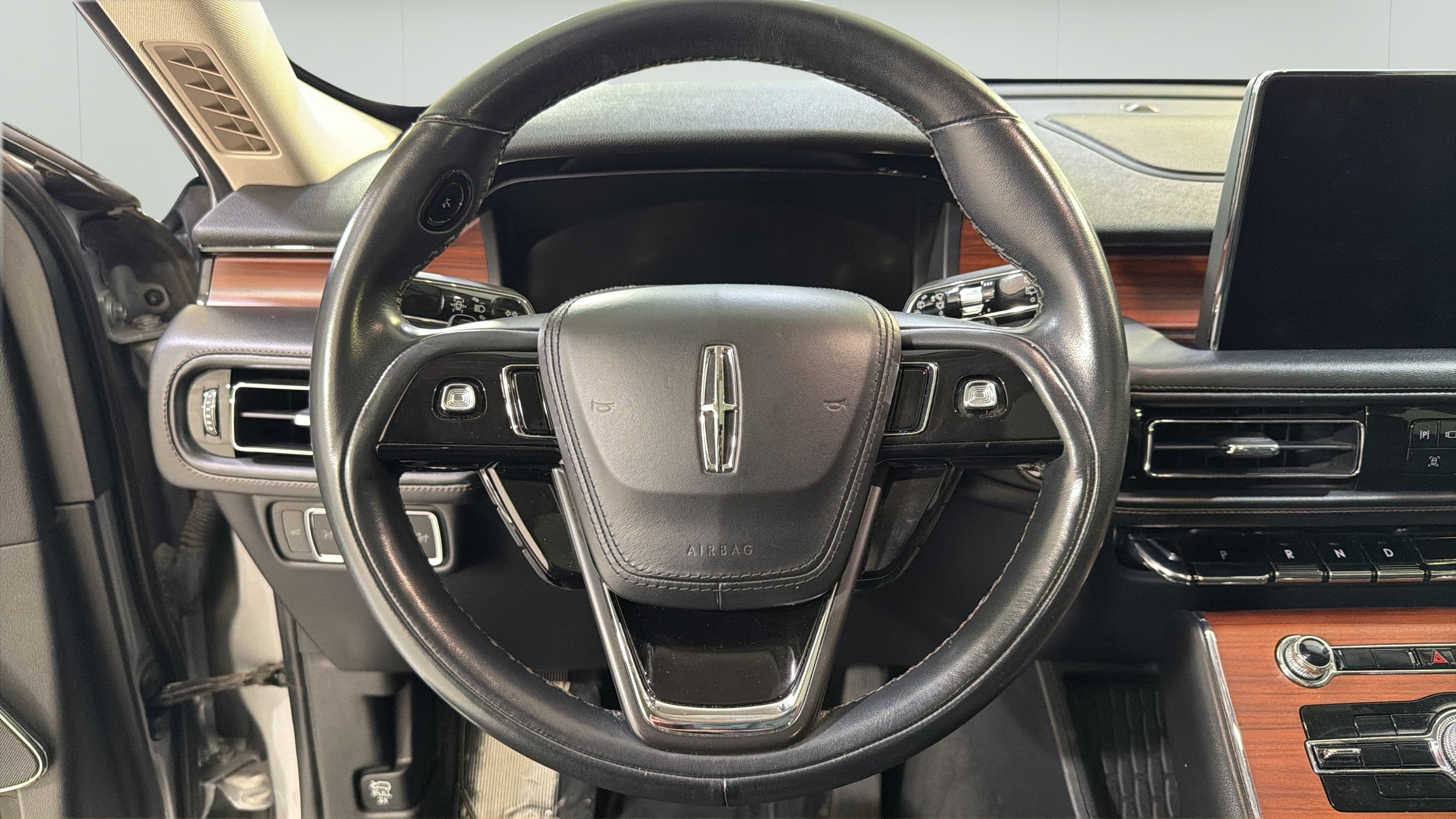 Used 2023 Lincoln Aviator Reserve RWD image 12