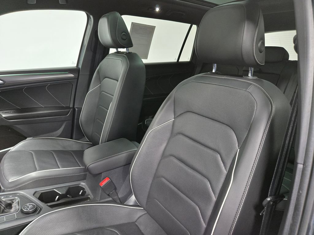 Used 2022 Volkswagen Tiguan SEL R-Line AWD/4WD image 12