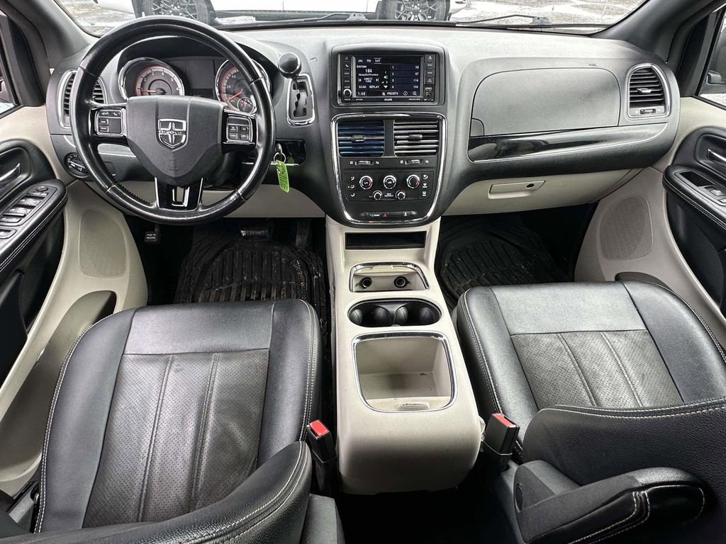Used 2019 Dodge Grand Caravan SXT image 14