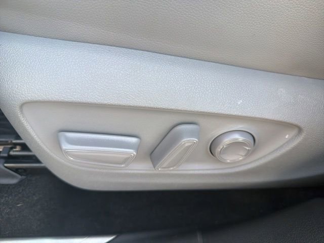 Used 2024 Toyota Highlander Platinum image 17