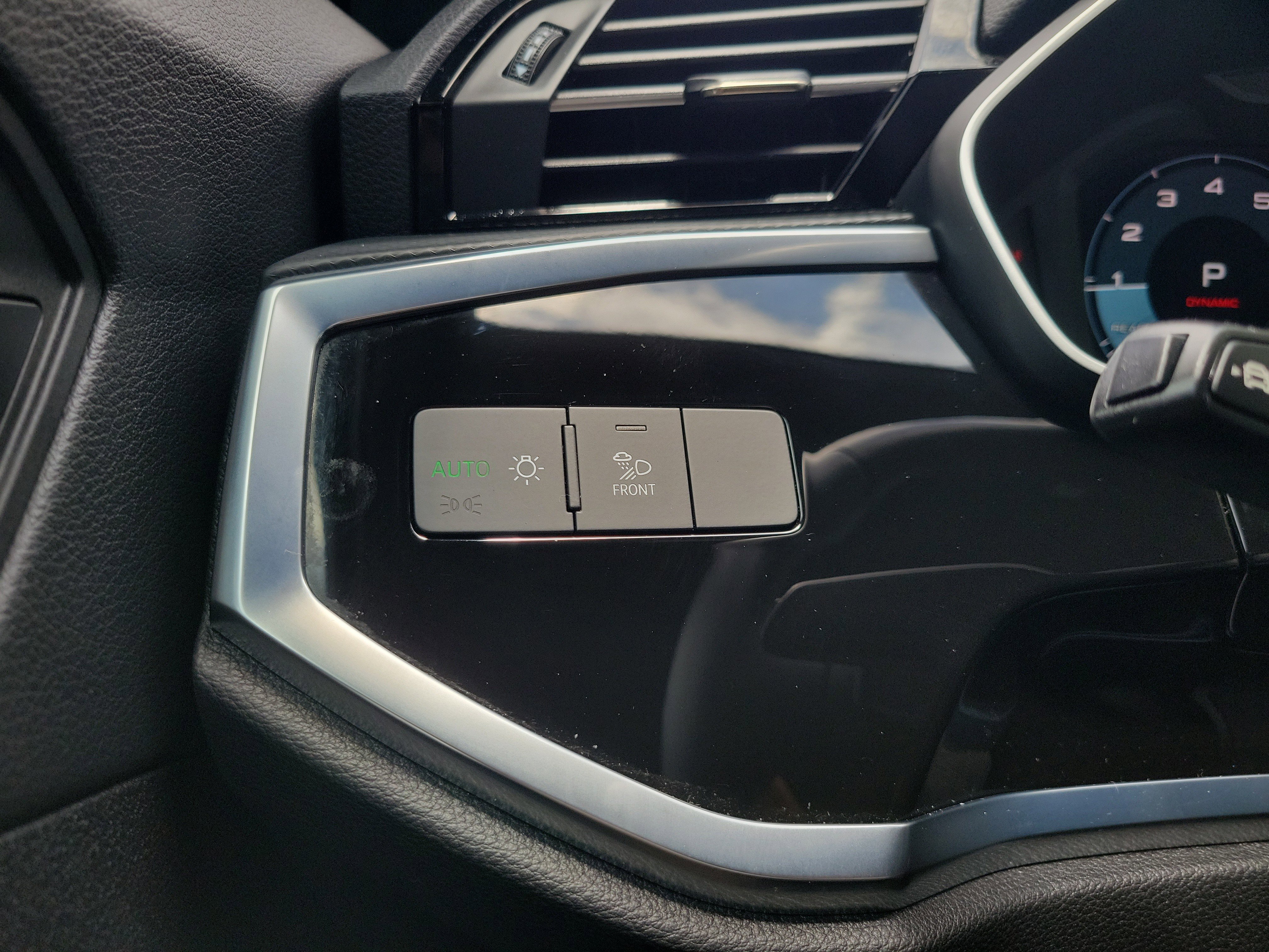 Used 2024 Audi Q3 2.0T Premium image 28