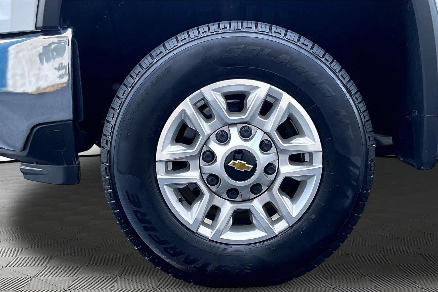 Used 2025 Chevrolet Silverado 2500 LT w/ Convenience Package AWD/4WD image 21
