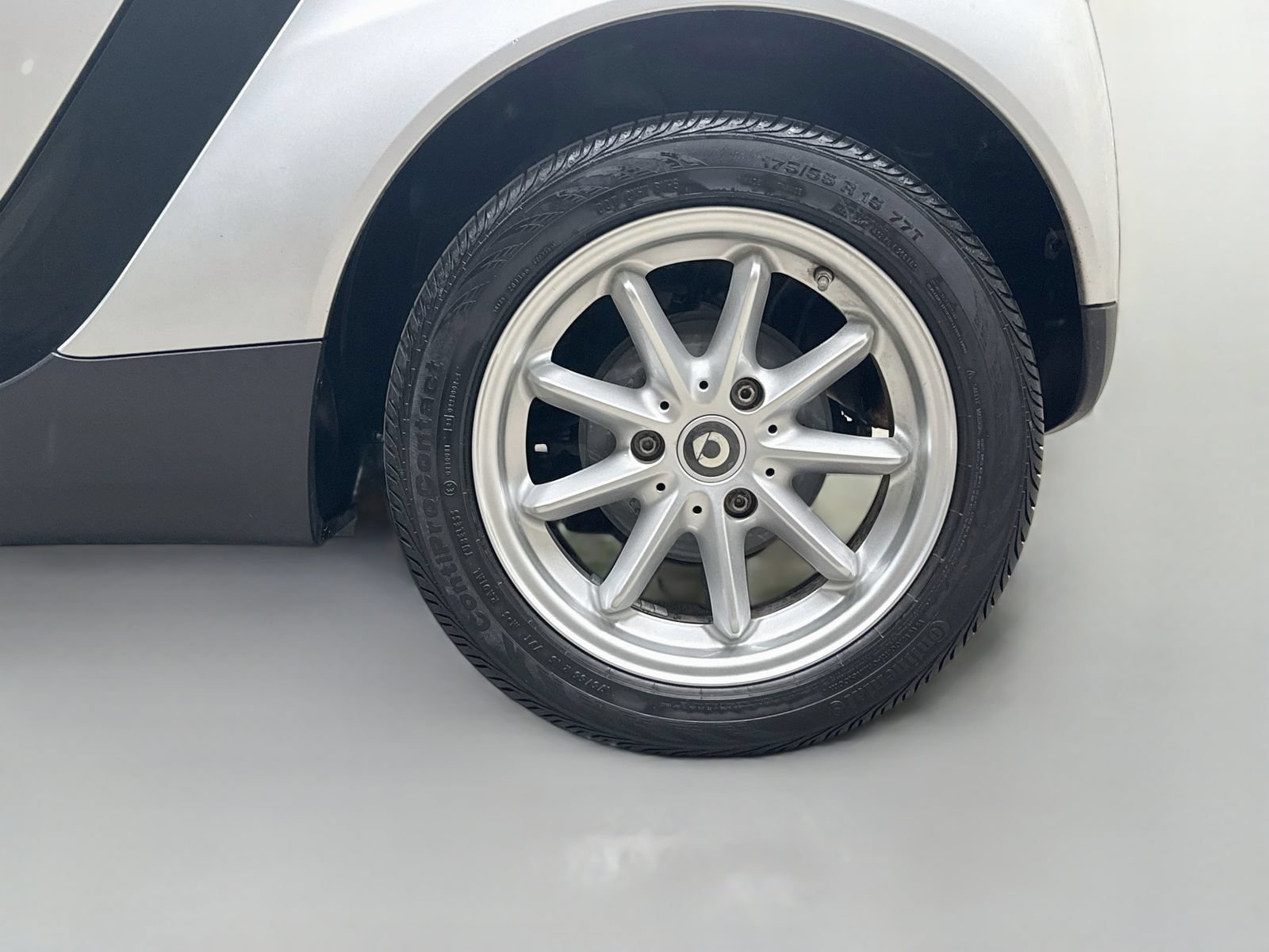 Used 2009 smart fortwo pure RWD image 26