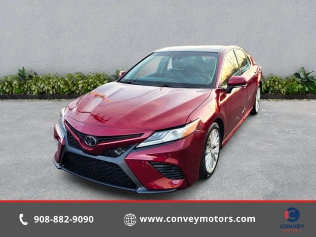 Used 2018 Toyota Camry XLE FWD image 1