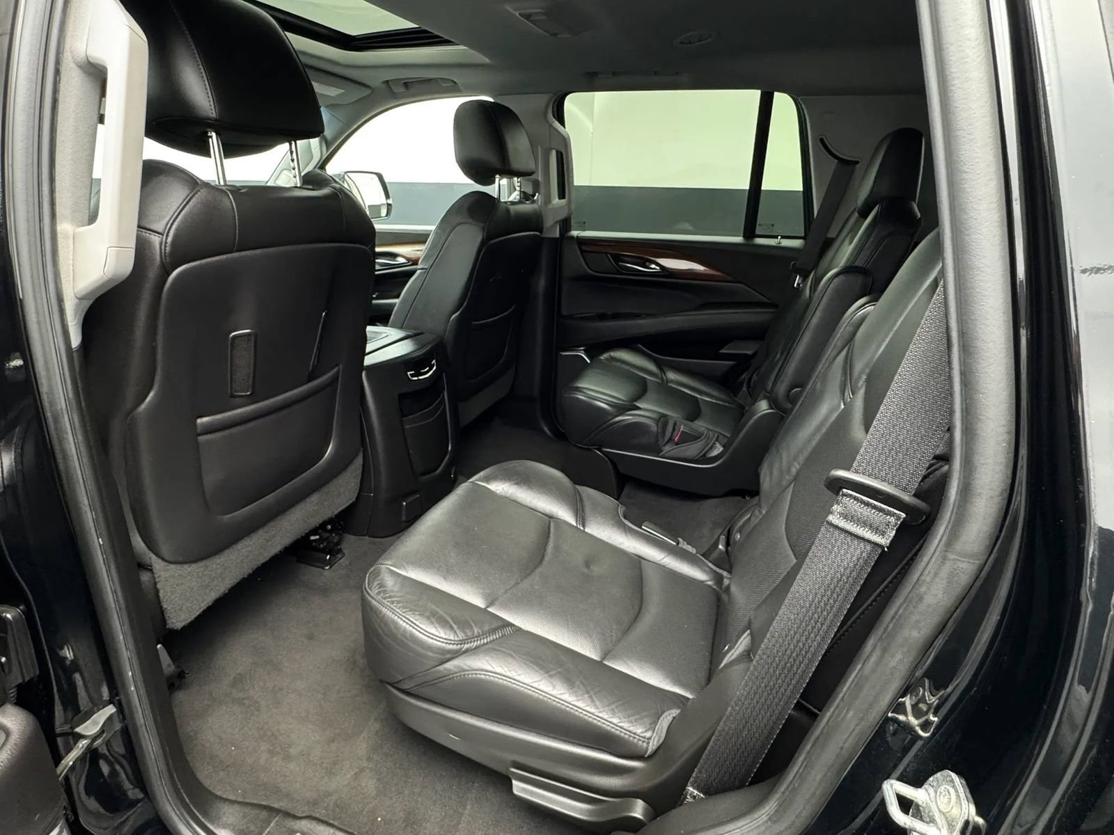 Used 2019 Cadillac Escalade Luxury AWD/4WD image 63