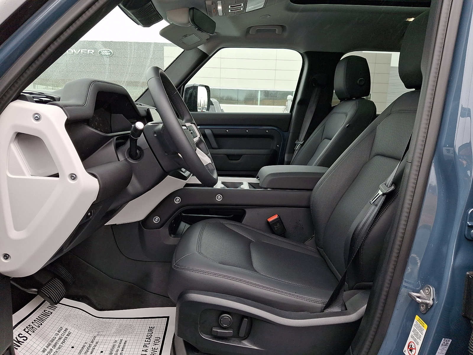 Used 2025 Land Rover Defender 110 S image 12