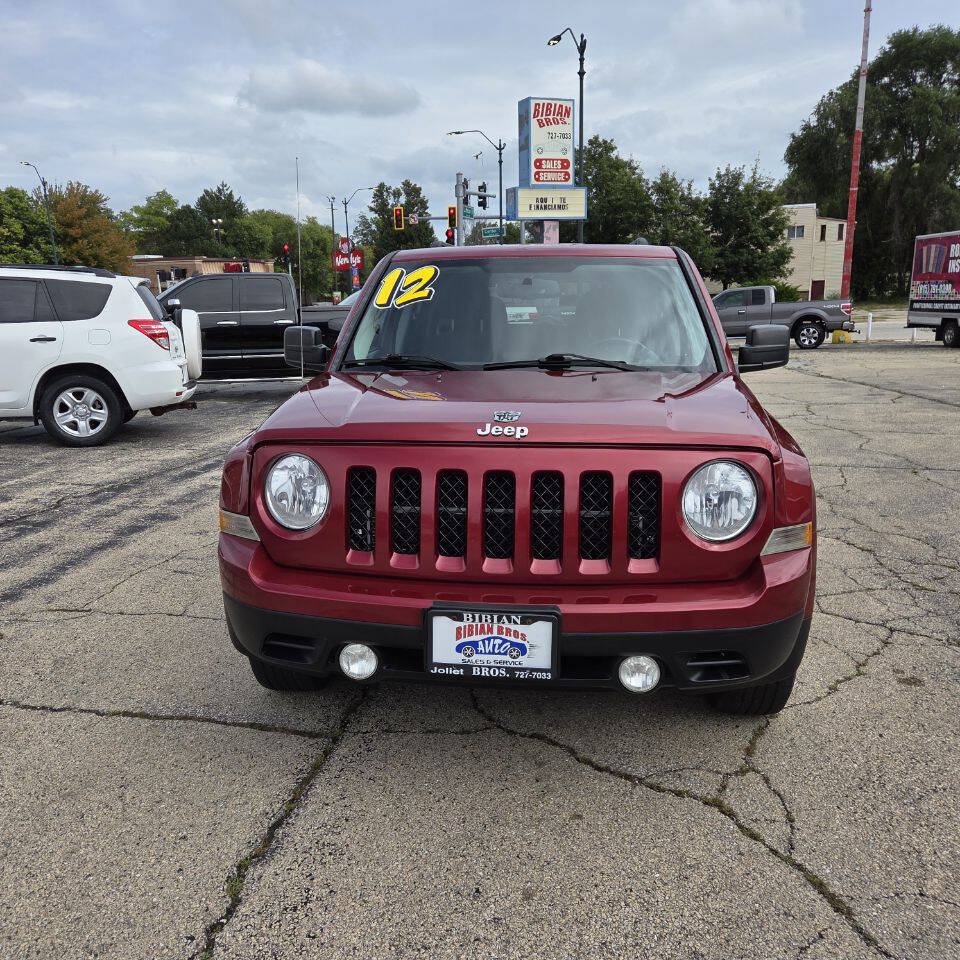 Used 2012 Jeep Patriot Latitude w/ Sun/Sound Group FWD image 2