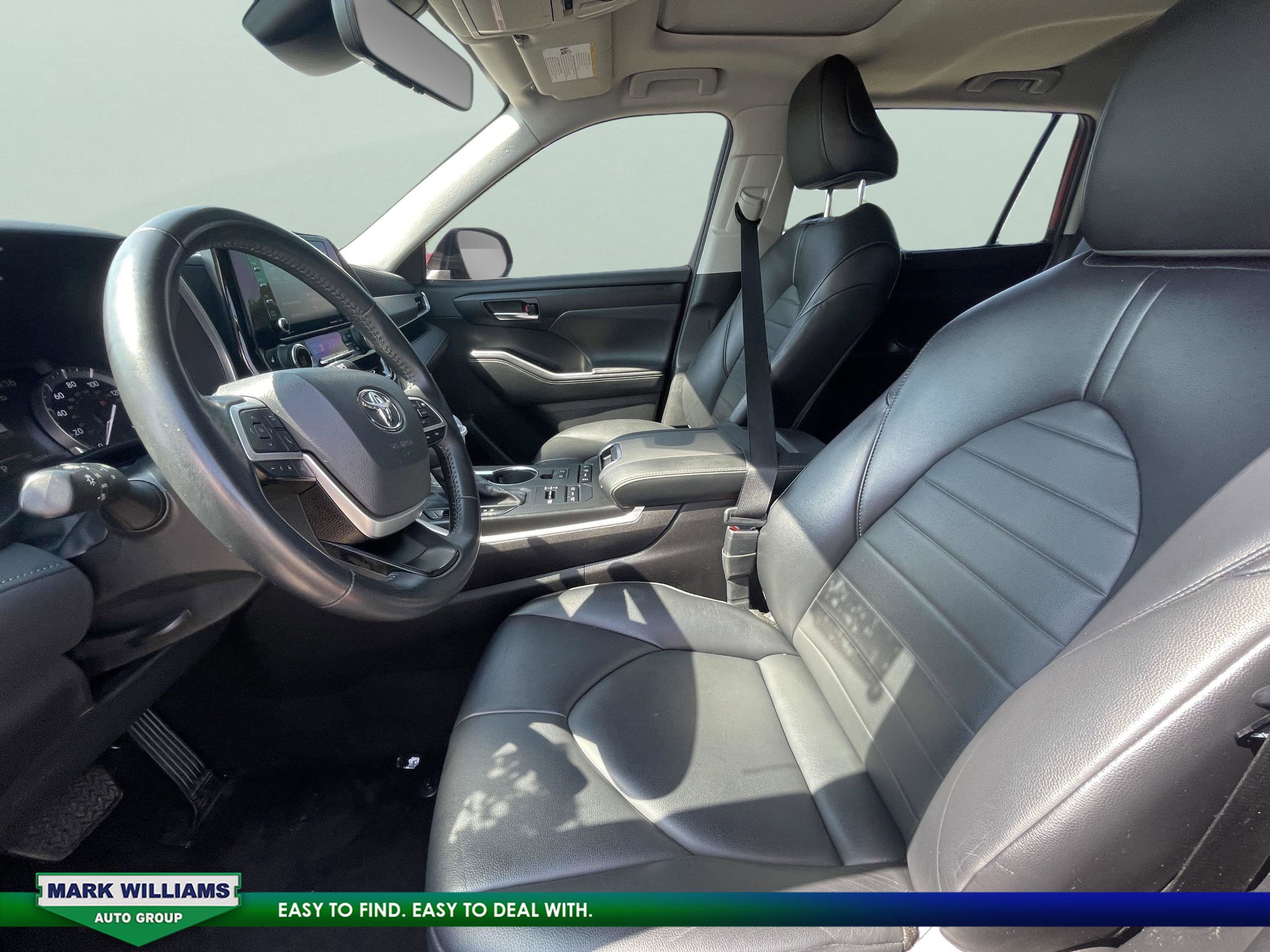 Used 2022 Toyota Highlander XLE image 12