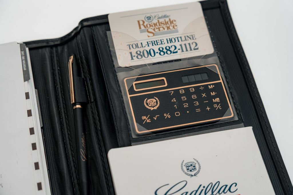 Used 1993 Cadillac Allante FWD image 23