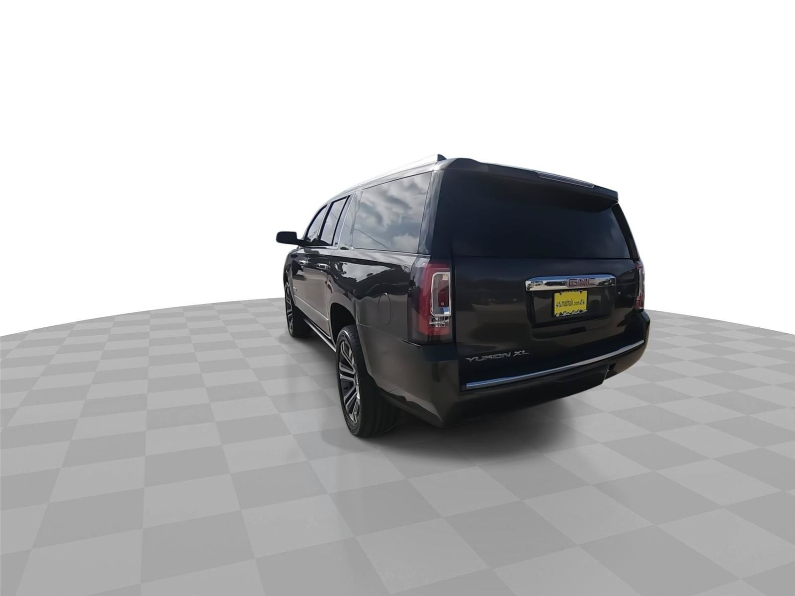 Used 2018 GMC Yukon XL Denali w/ Denali Ultimate Package RWD image 7