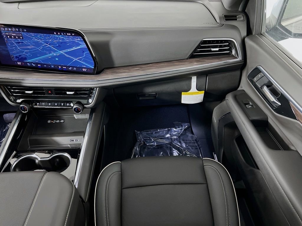 New 2025 Chevrolet Suburban Premier image 25