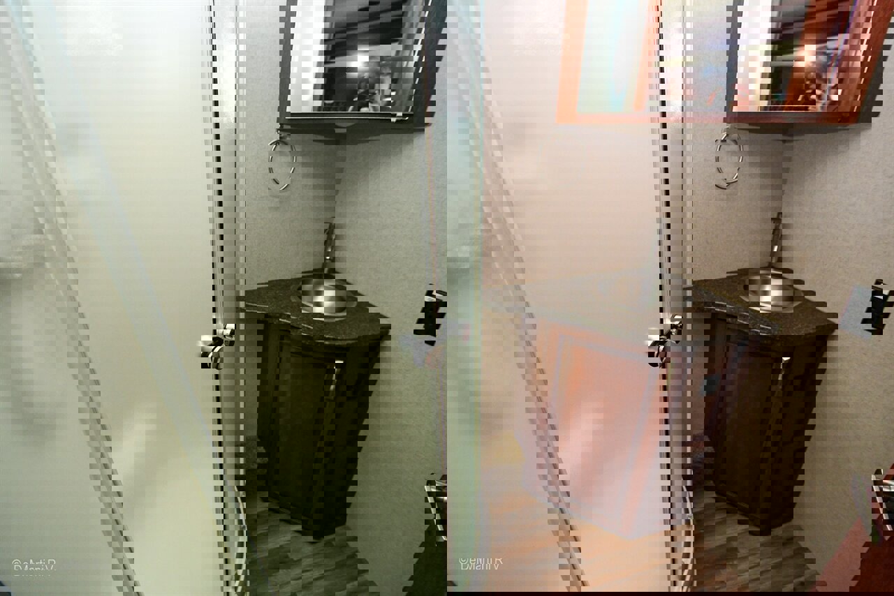 Used 2017 RAM 5500 SLT w/ Quick Order Package 29G SLT AWD/4WD image 7