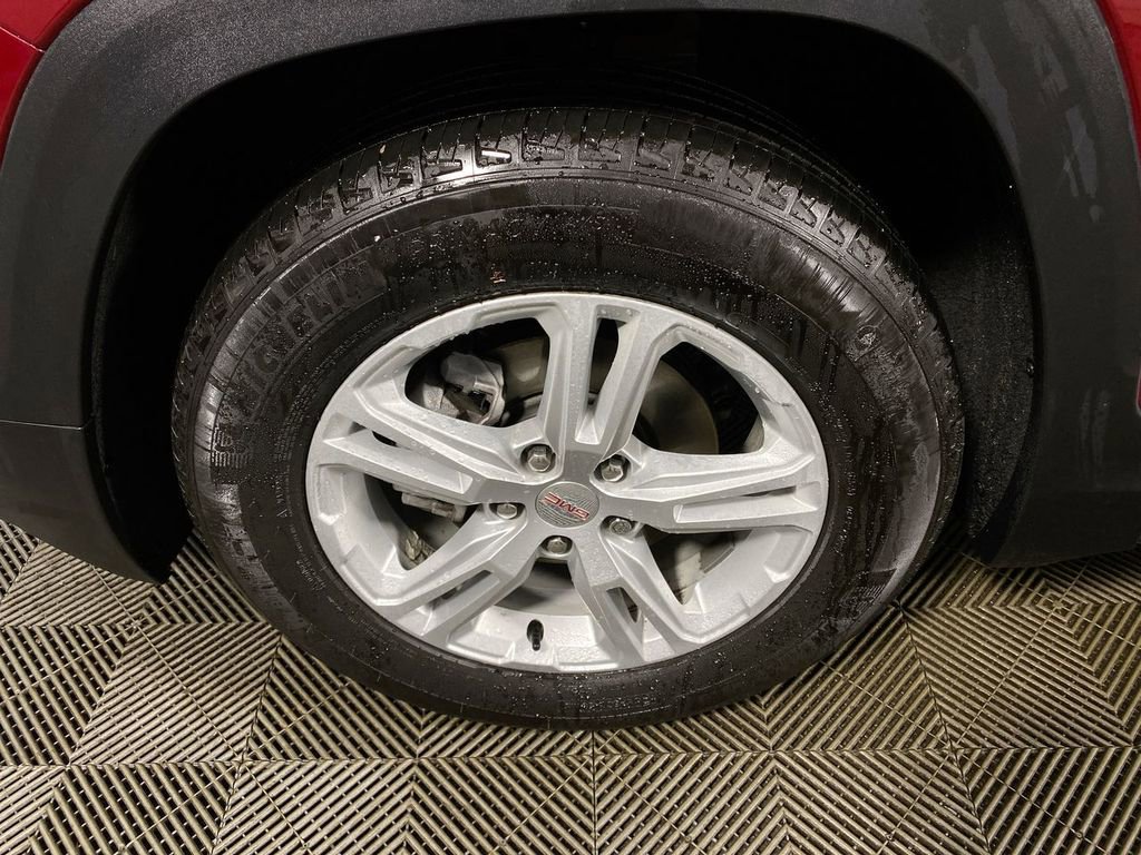 Used 2023 GMC Terrain SLE w/ Driver Convenience Package image 10