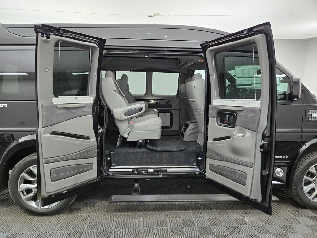 New 2024 GMC Savana 2500 image 43