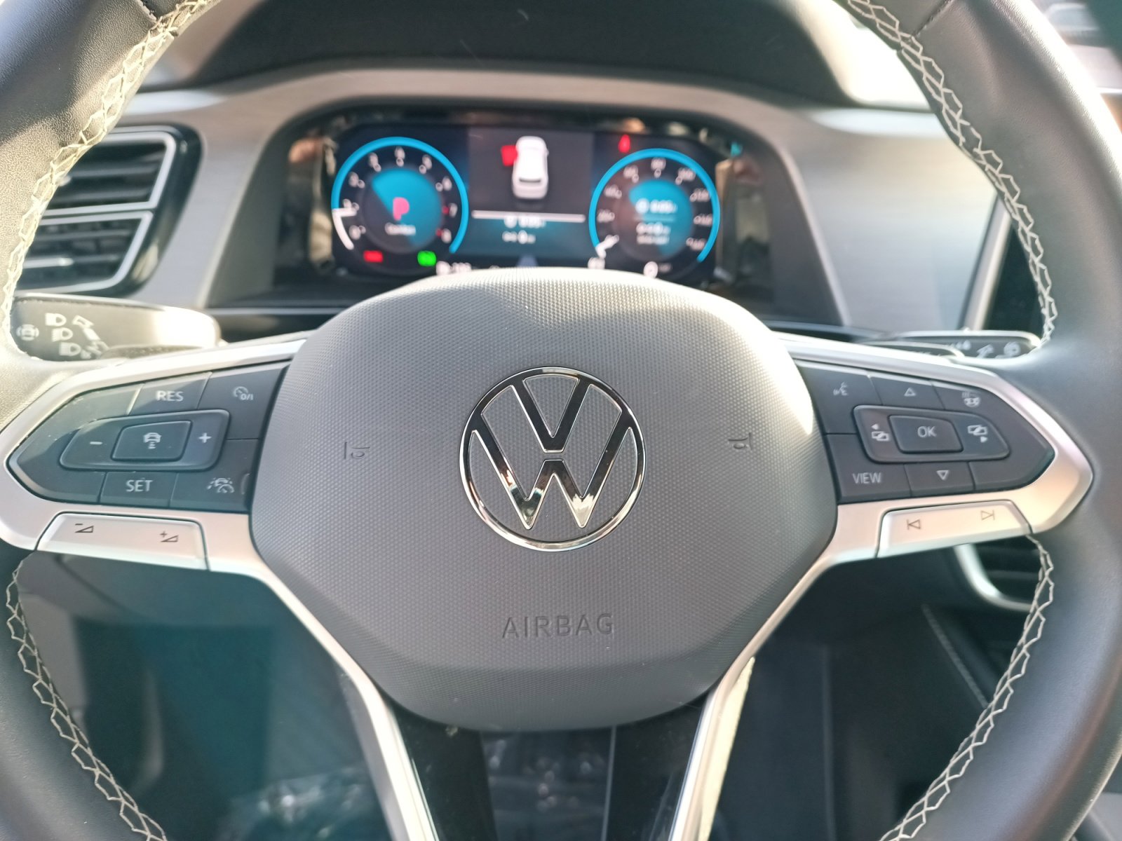 Used 2024 Volkswagen Atlas Cross Sport SE image 13