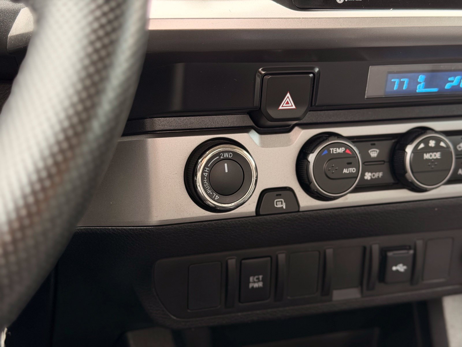 Used 2022 Toyota Tacoma SR5 AWD/4WD image 29