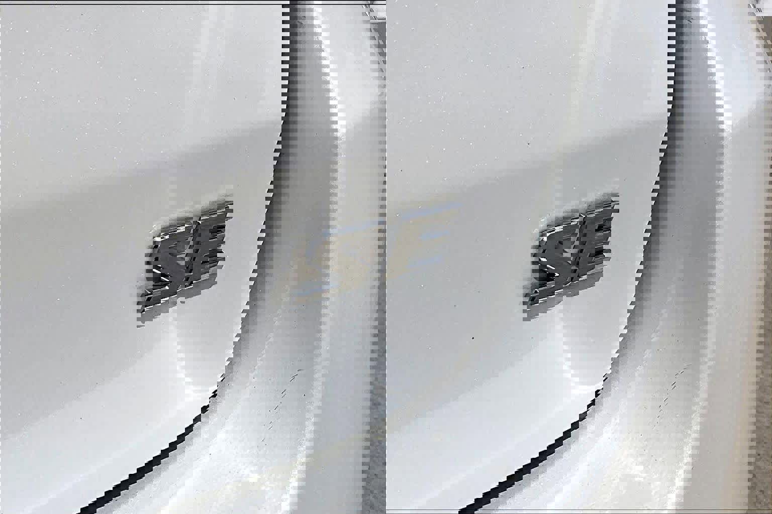 Used 2018 Toyota Highlander SE FWD image 10