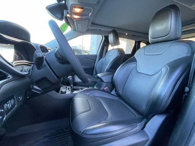 Used 2022 Jeep Cherokee Limited w/ Mopar Interior Package image 13