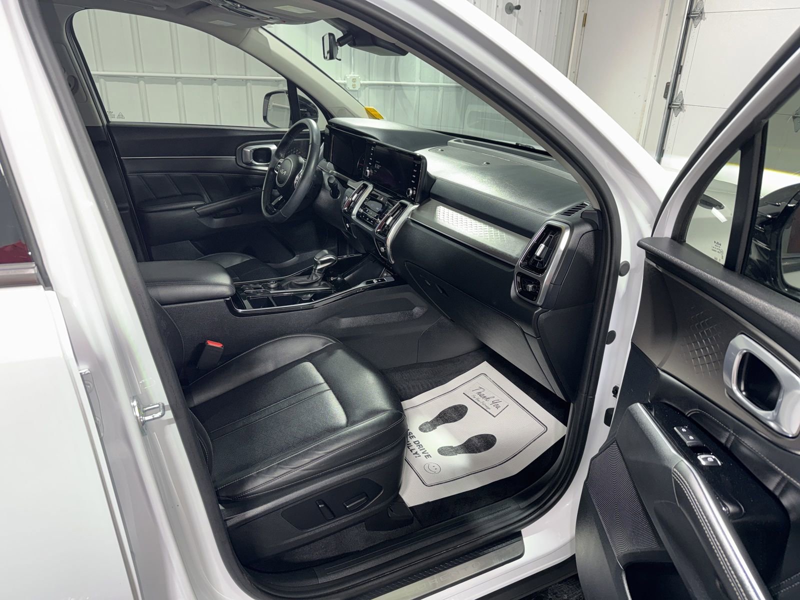 Used 2022 Kia Sorento SX FWD image 10