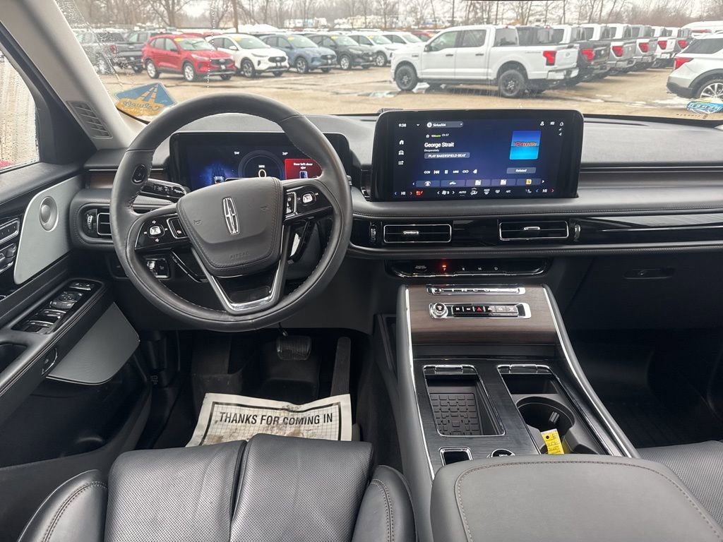 Used 2025 Lincoln Aviator Reserve w/ Equipment Group 201A image 6