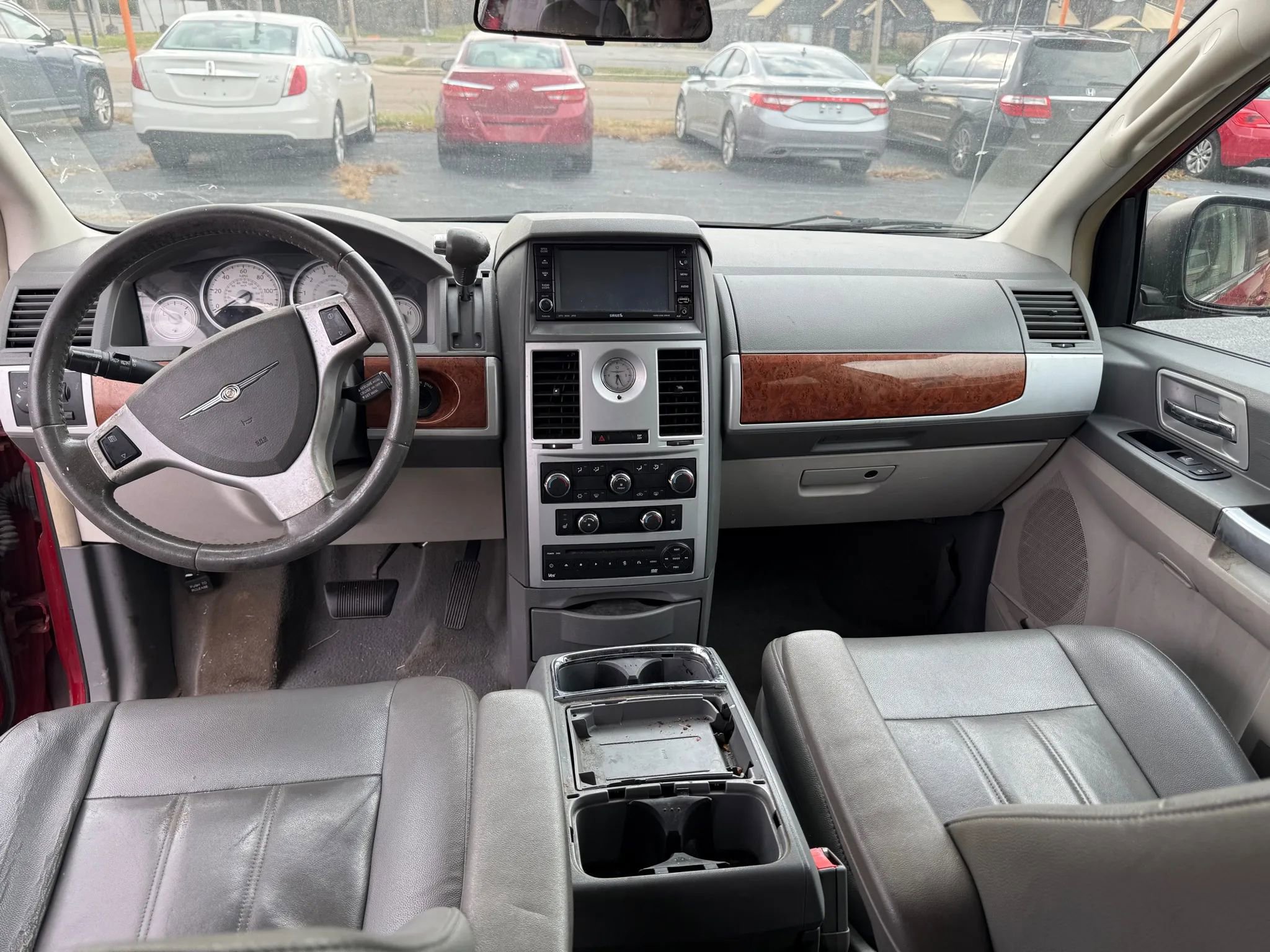 Used 2008 Chrysler Town & Country Touring FWD image 10