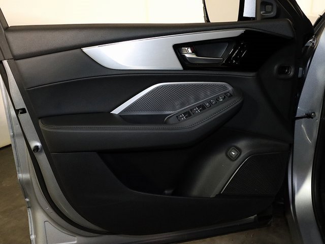 Used 2026 Acura MDX SH-AWD image 25