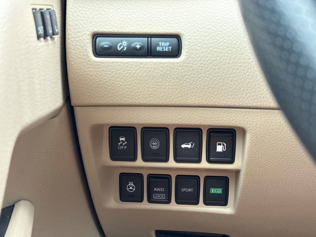 Used 2018 Nissan Rogue SL image 19