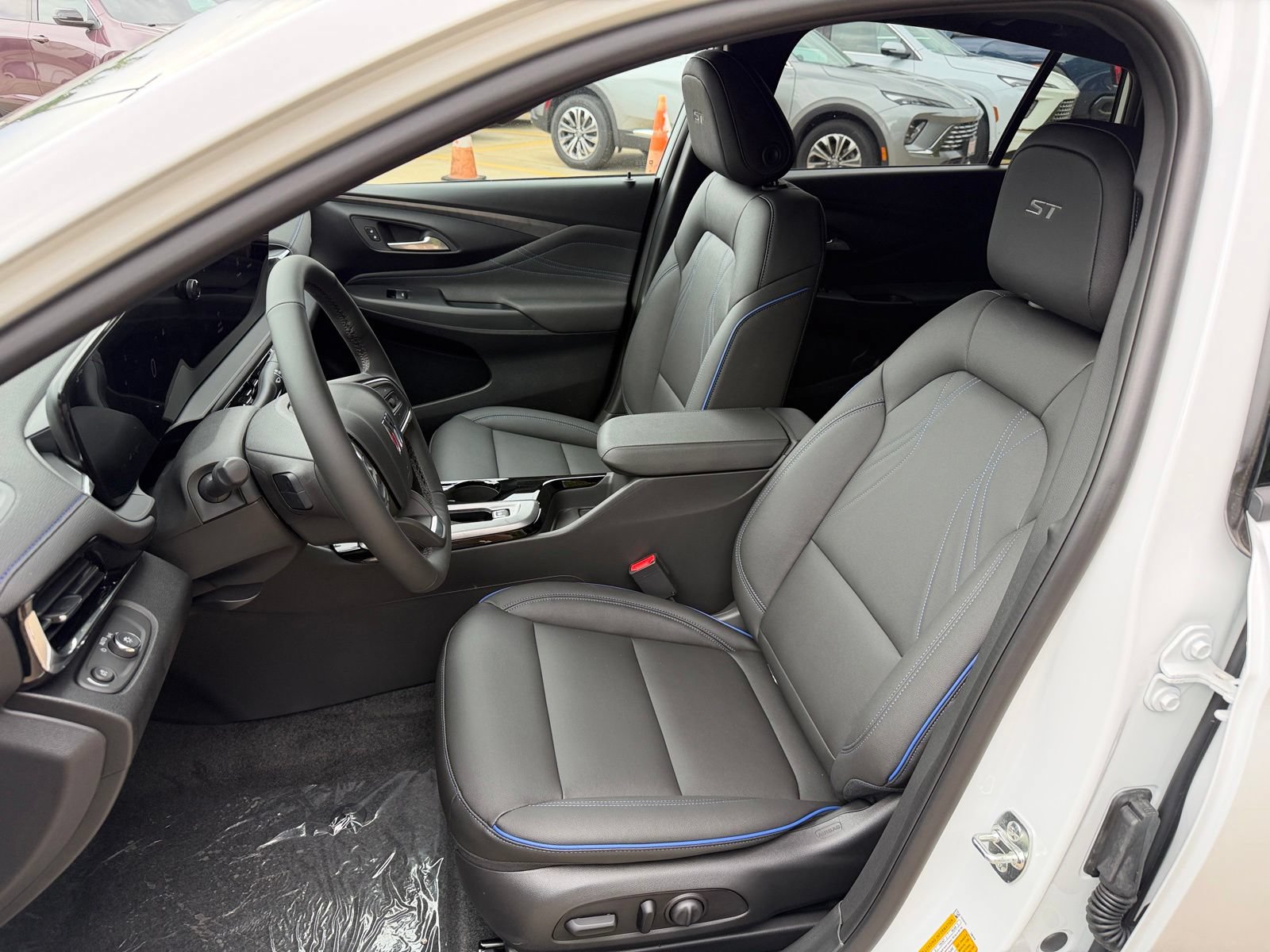 New 2026 Buick Envista Sport Touring w/ Convenience I Package FWD image 11