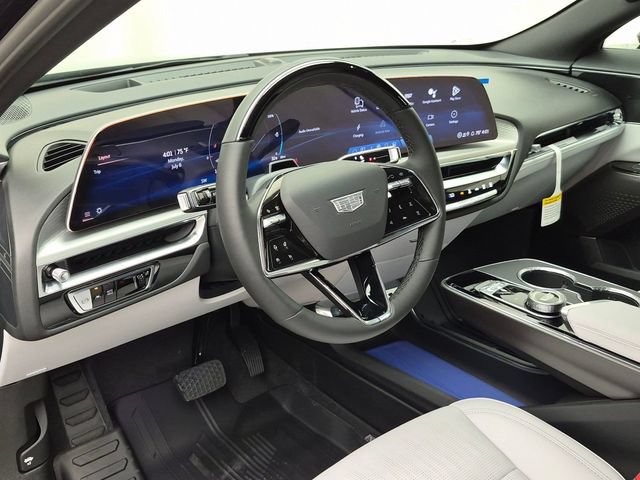 New 2026 Cadillac Lyriq Luxury w/ LPO, Floor Liner Package AWD/4WD image 9