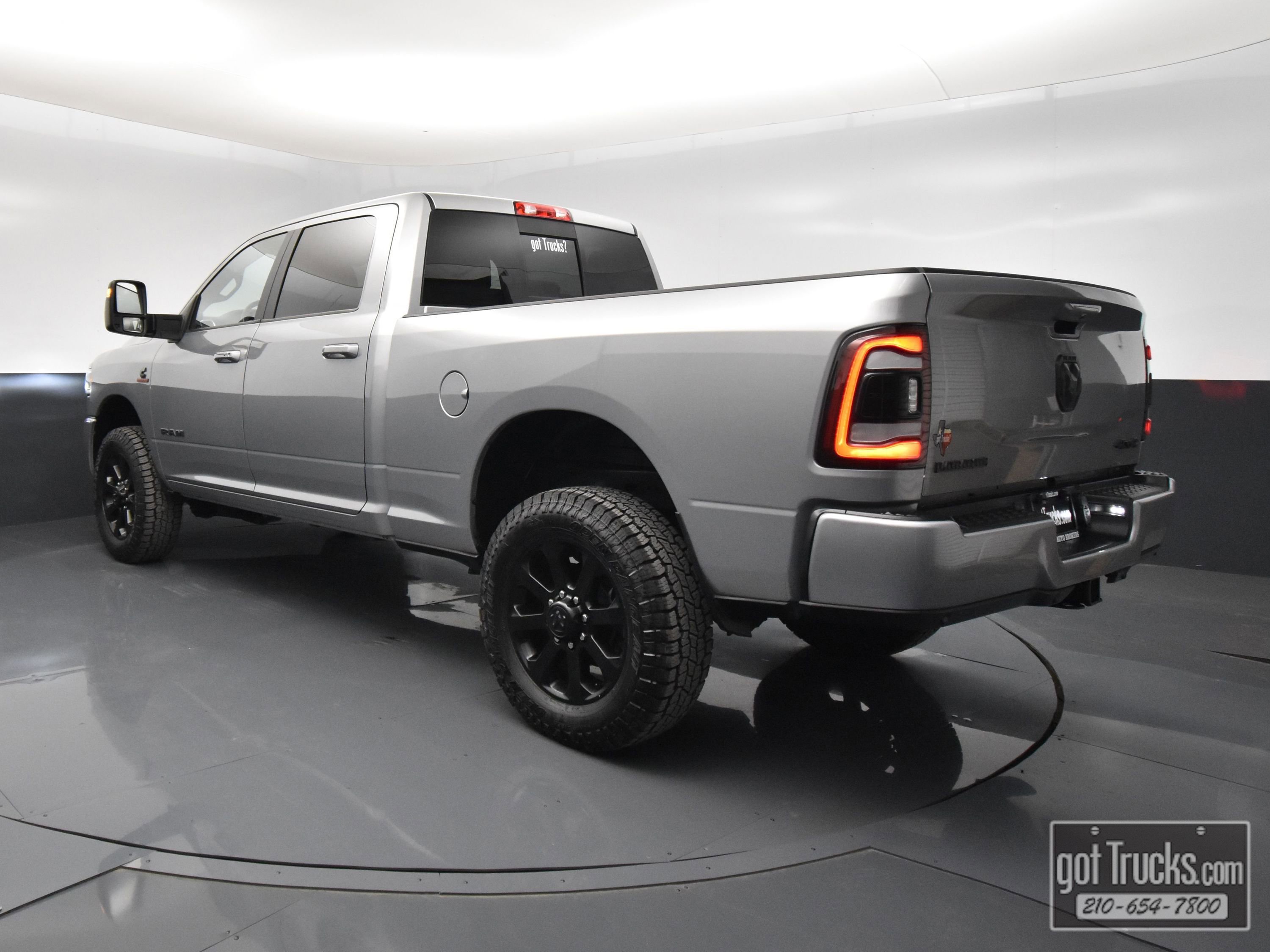 Used 2023 RAM 2500 Laramie AWD/4WD image 5