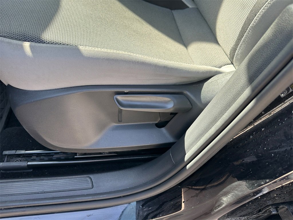 Used 2022 Volkswagen Taos S image 13