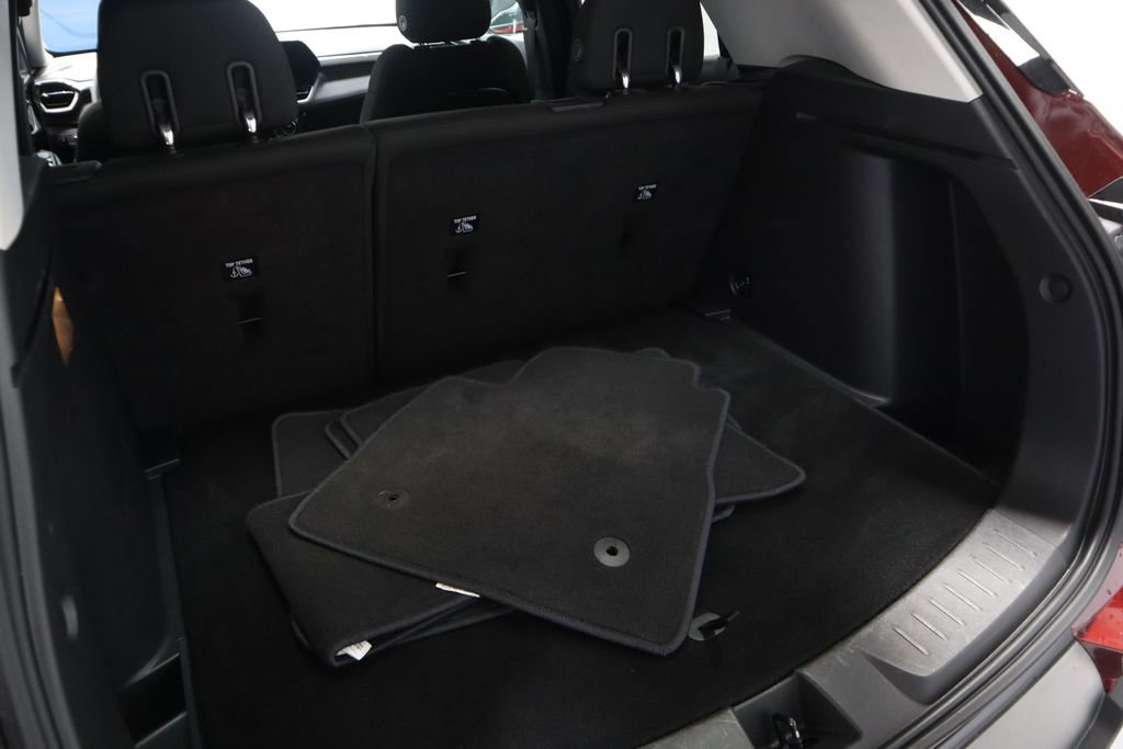 Used 2025 Chevrolet TrailBlazer LT FWD image 17