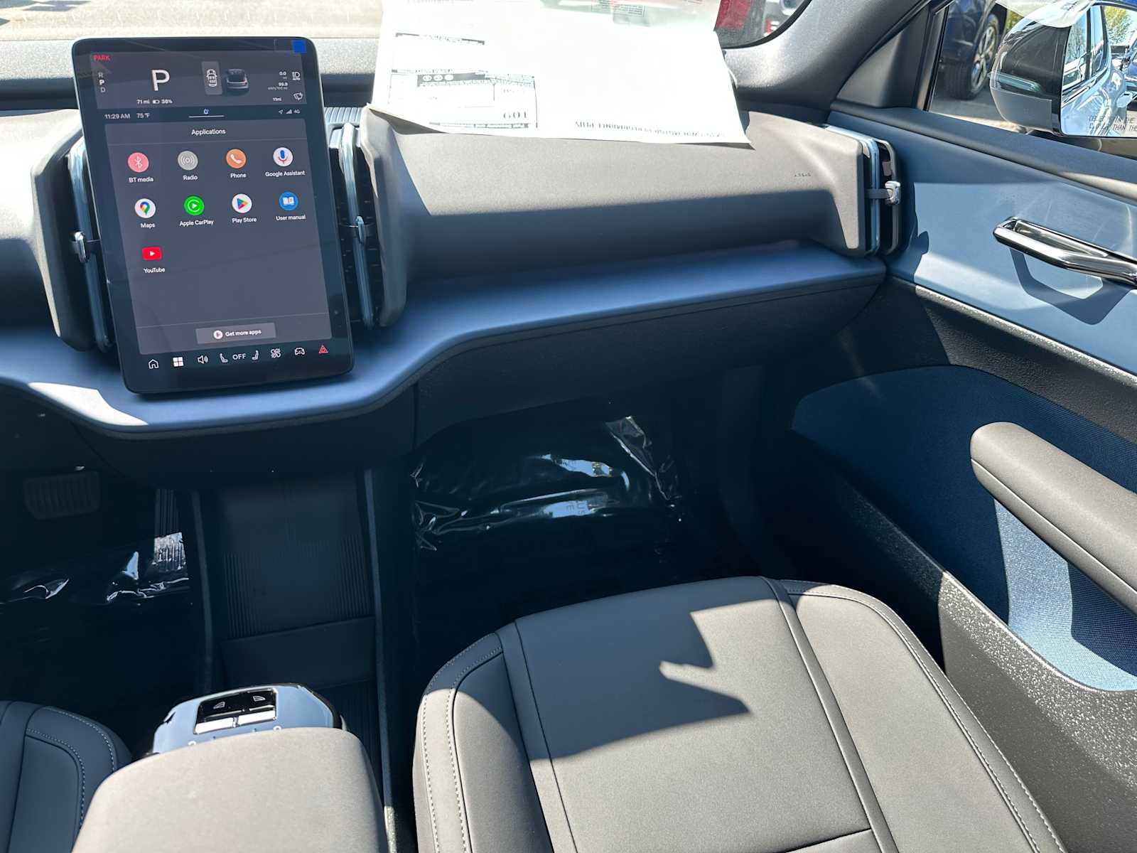 New 2025 Volvo EX30 Plus w/ Protection Package Premier image 18